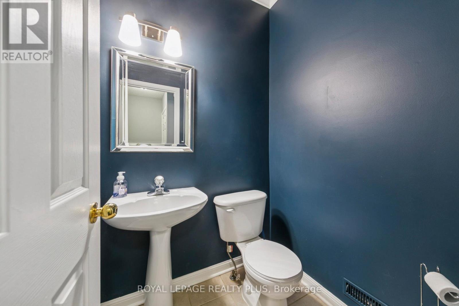 1028 Cooper Avenue, Milton, Ontario  L9T 5W7 - Photo 27 - W12558560