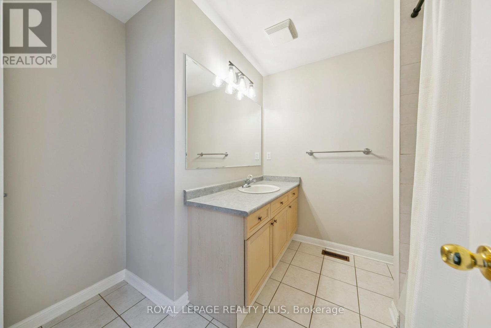 1028 Cooper Avenue, Milton, Ontario  L9T 5W7 - Photo 39 - W12558560