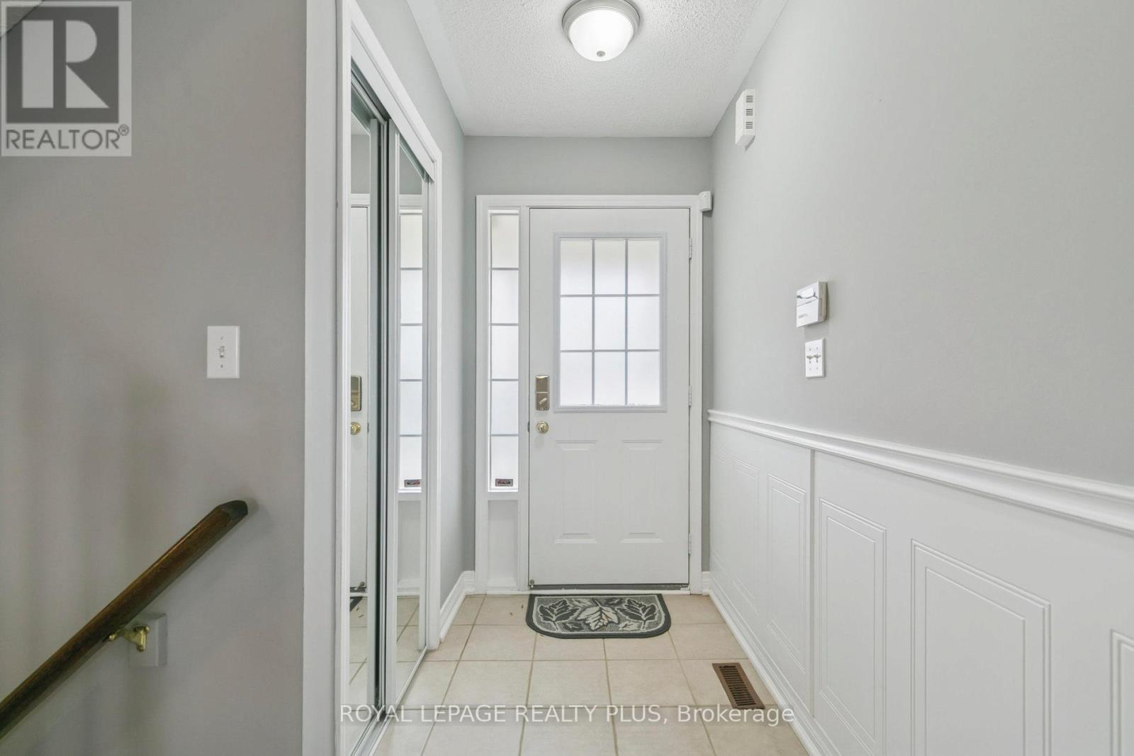 1028 Cooper Avenue, Milton, Ontario  L9T 5W7 - Photo 7 - W12558560