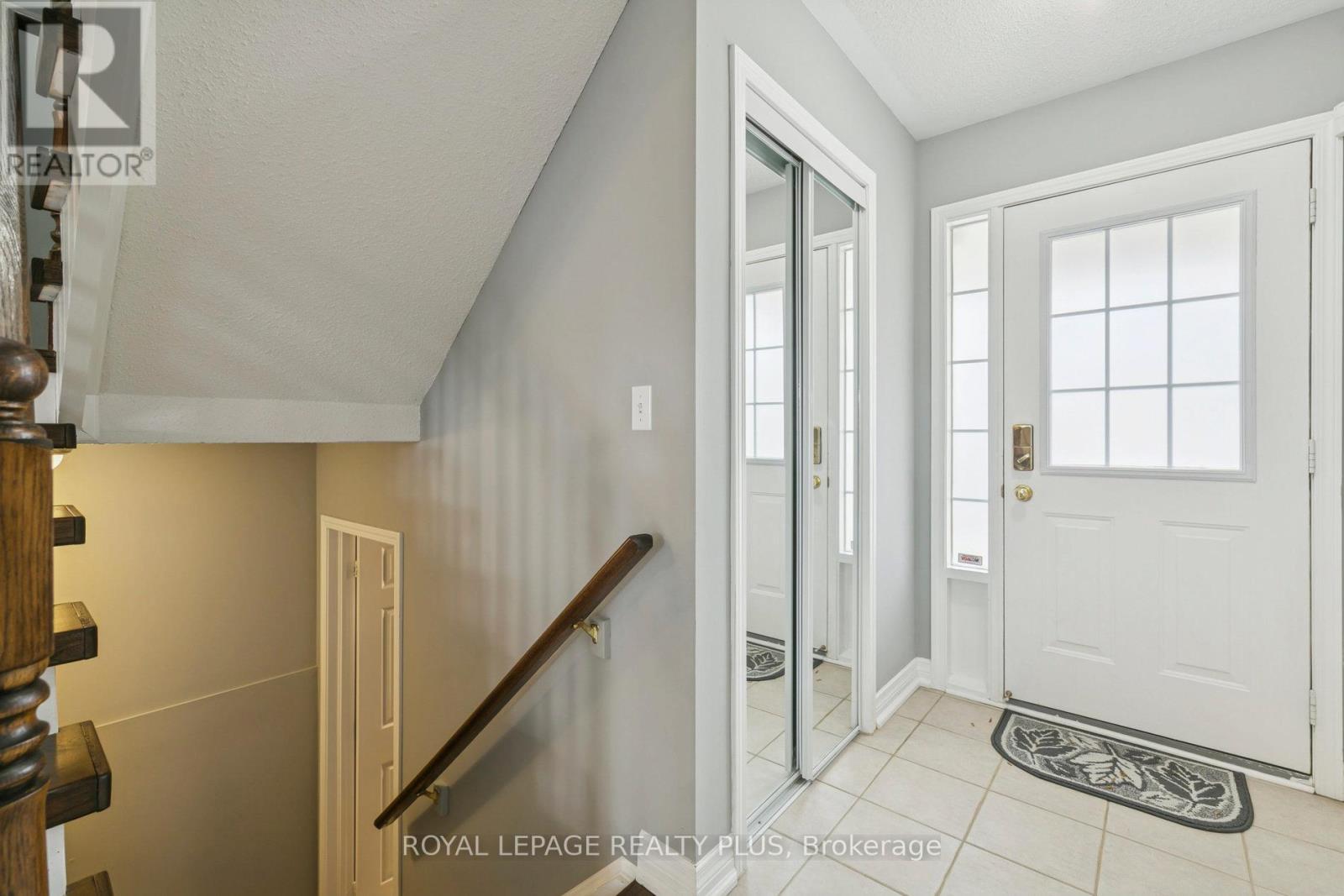 1028 Cooper Avenue, Milton, Ontario  L9T 5W7 - Photo 8 - W12558560