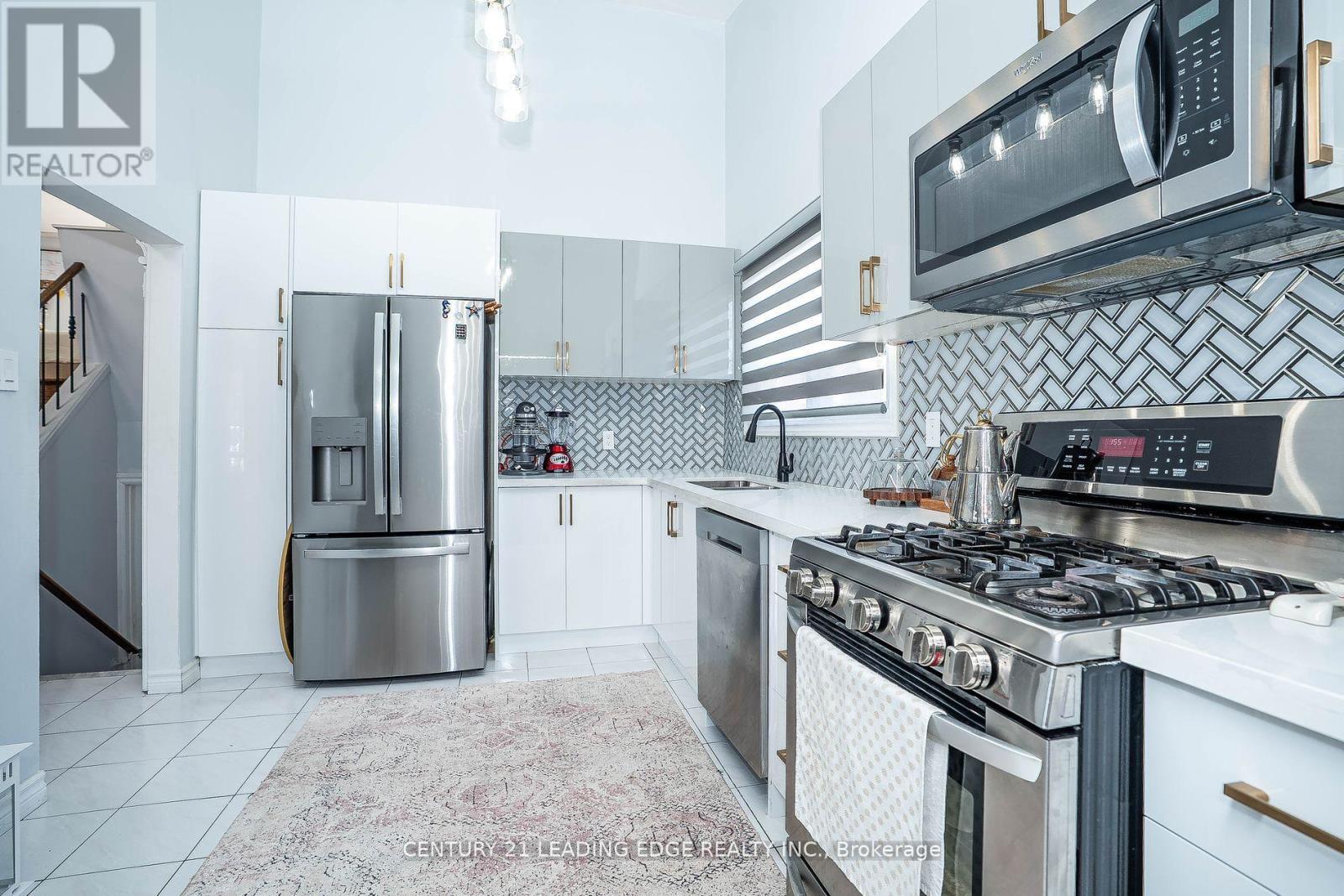 21 Alhart Drive, Toronto, Ontario  M9V 2M8 - Photo 10 - W12558594