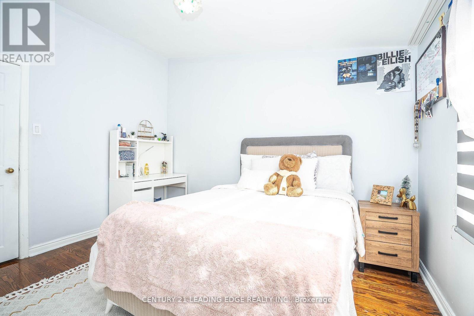 21 Alhart Drive, Toronto, Ontario  M9V 2M8 - Photo 17 - W12558594