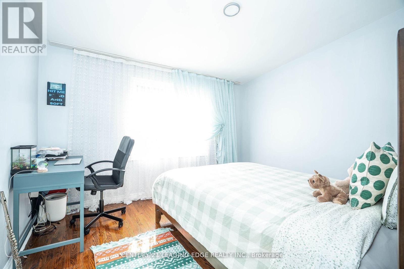 21 Alhart Drive, Toronto, Ontario  M9V 2M8 - Photo 18 - W12558594