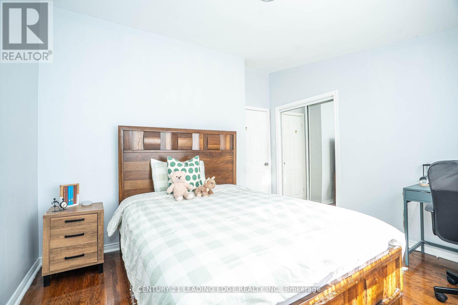 21 Alhart Drive, Toronto, Ontario  M9V 2M8 - Photo 19 - W12558594