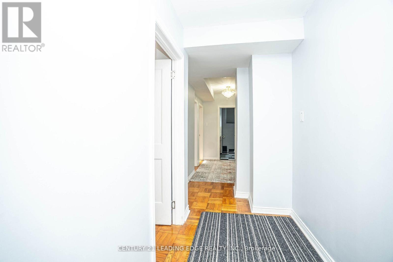 21 Alhart Drive, Toronto, Ontario  M9V 2M8 - Photo 25 - W12558594