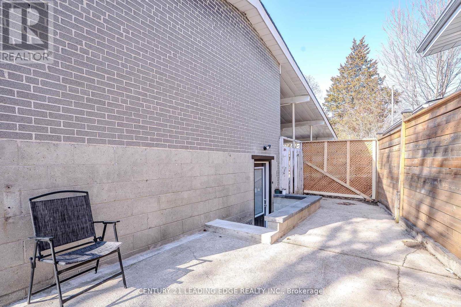 21 Alhart Drive, Toronto, Ontario  M9V 2M8 - Photo 40 - W12558594