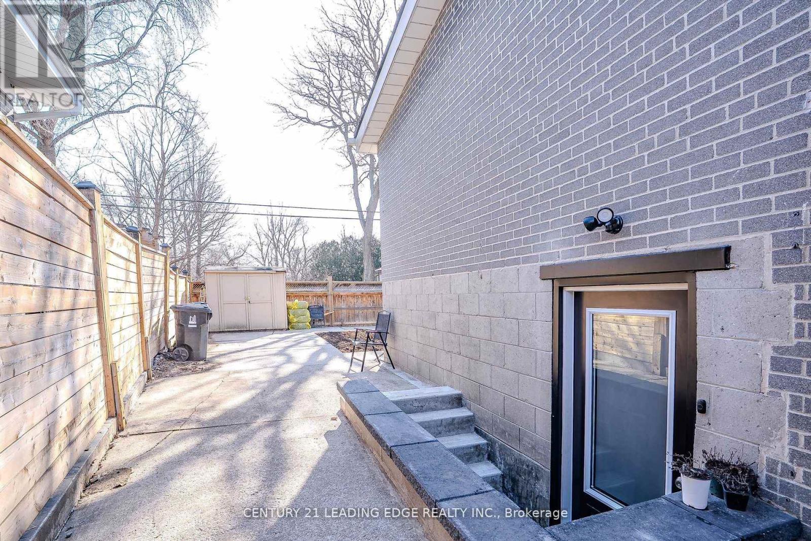 21 Alhart Drive, Toronto, Ontario  M9V 2M8 - Photo 41 - W12558594