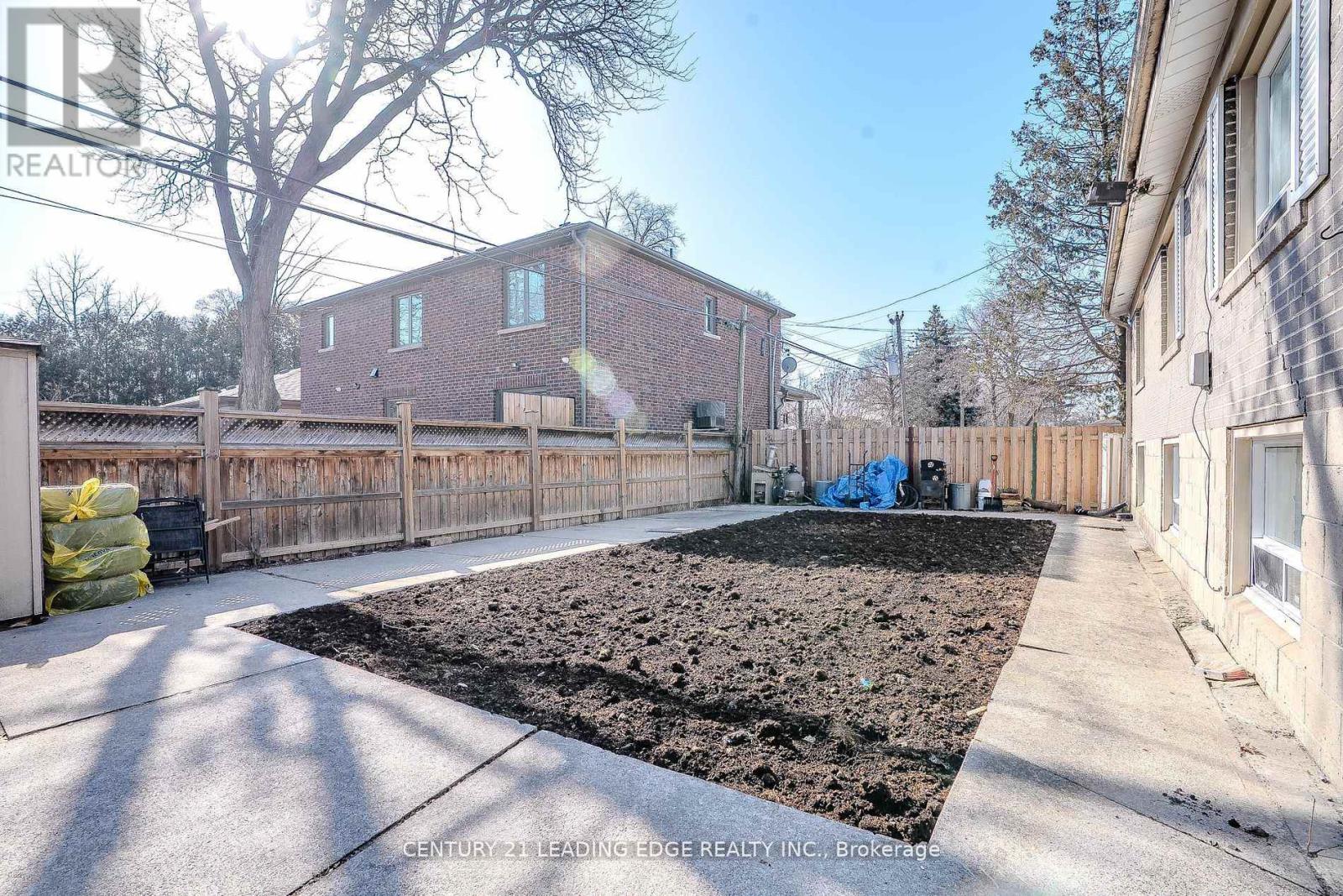 21 Alhart Drive, Toronto, Ontario  M9V 2M8 - Photo 42 - W12558594