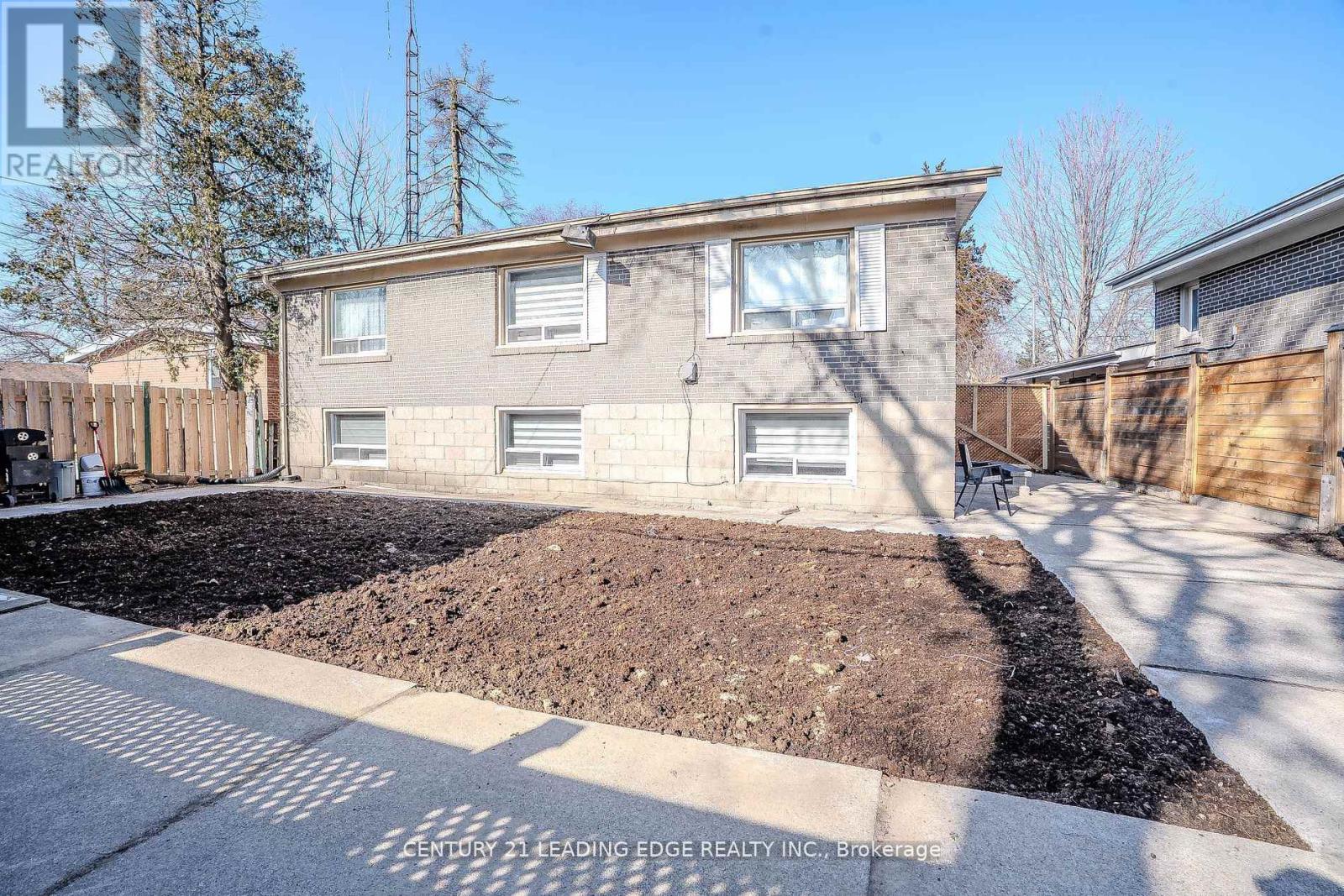 21 Alhart Drive, Toronto, Ontario  M9V 2M8 - Photo 43 - W12558594