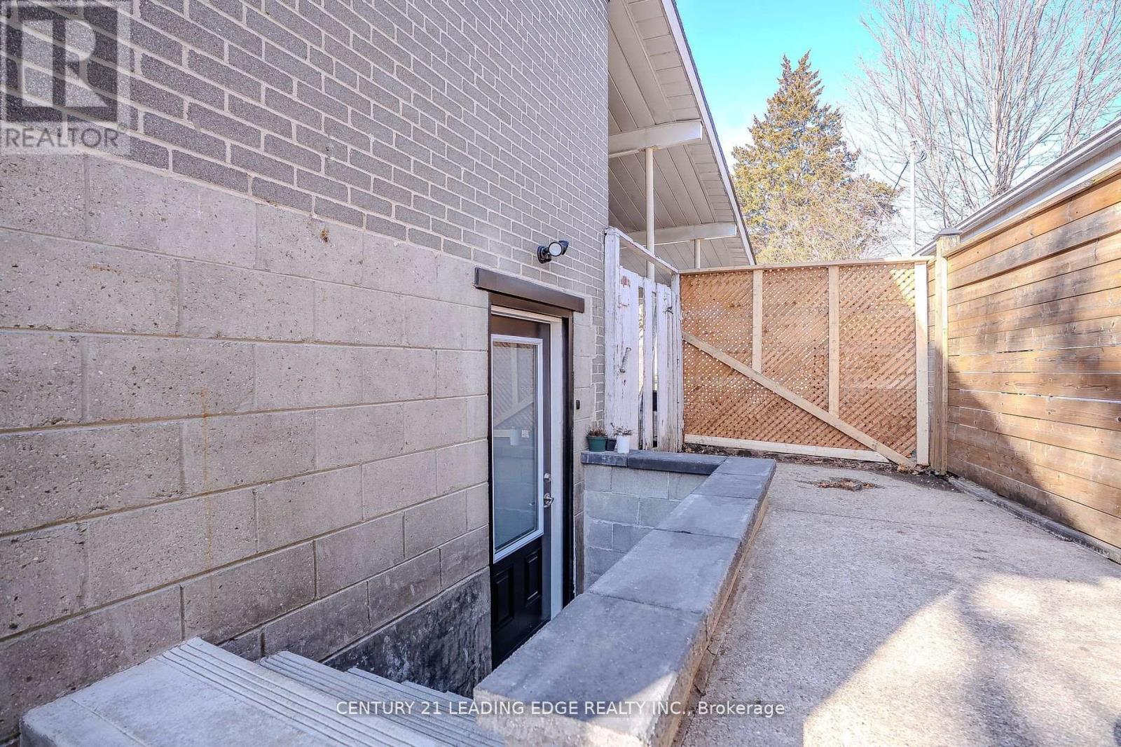 21 Alhart Drive, Toronto, Ontario  M9V 2M8 - Photo 45 - W12558594