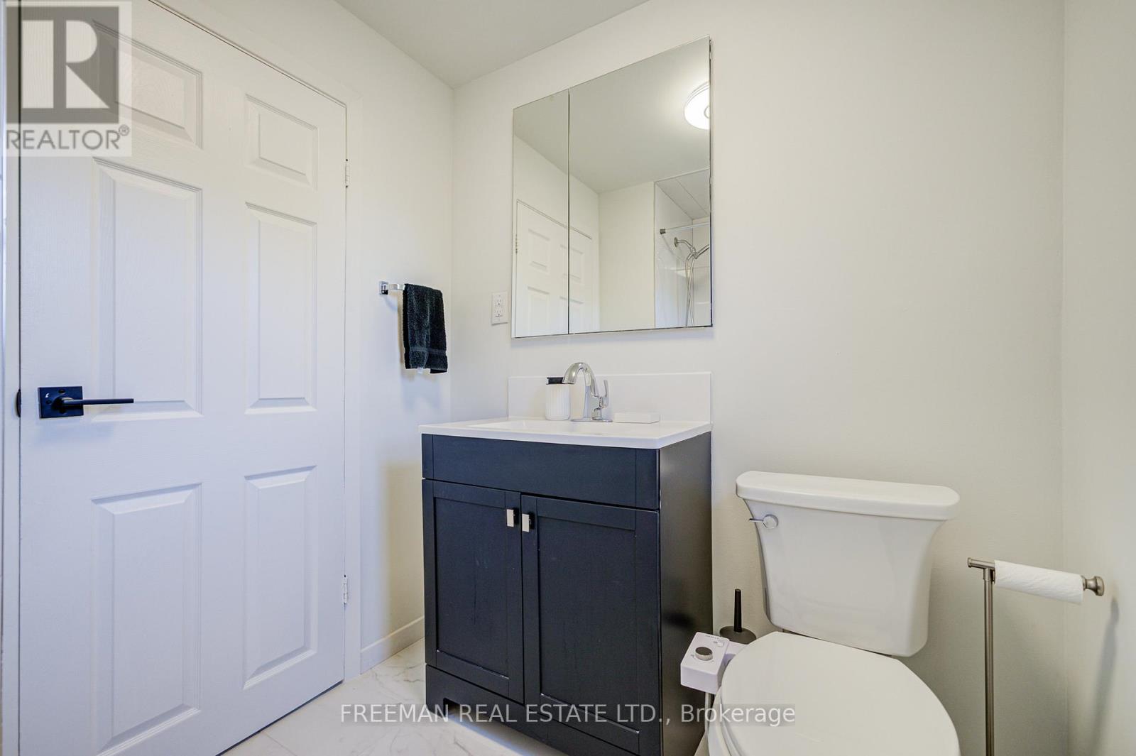 6 Lloyd George Avenue, Toronto, Ontario  M8W 3W4 - Photo 14 - W12558598