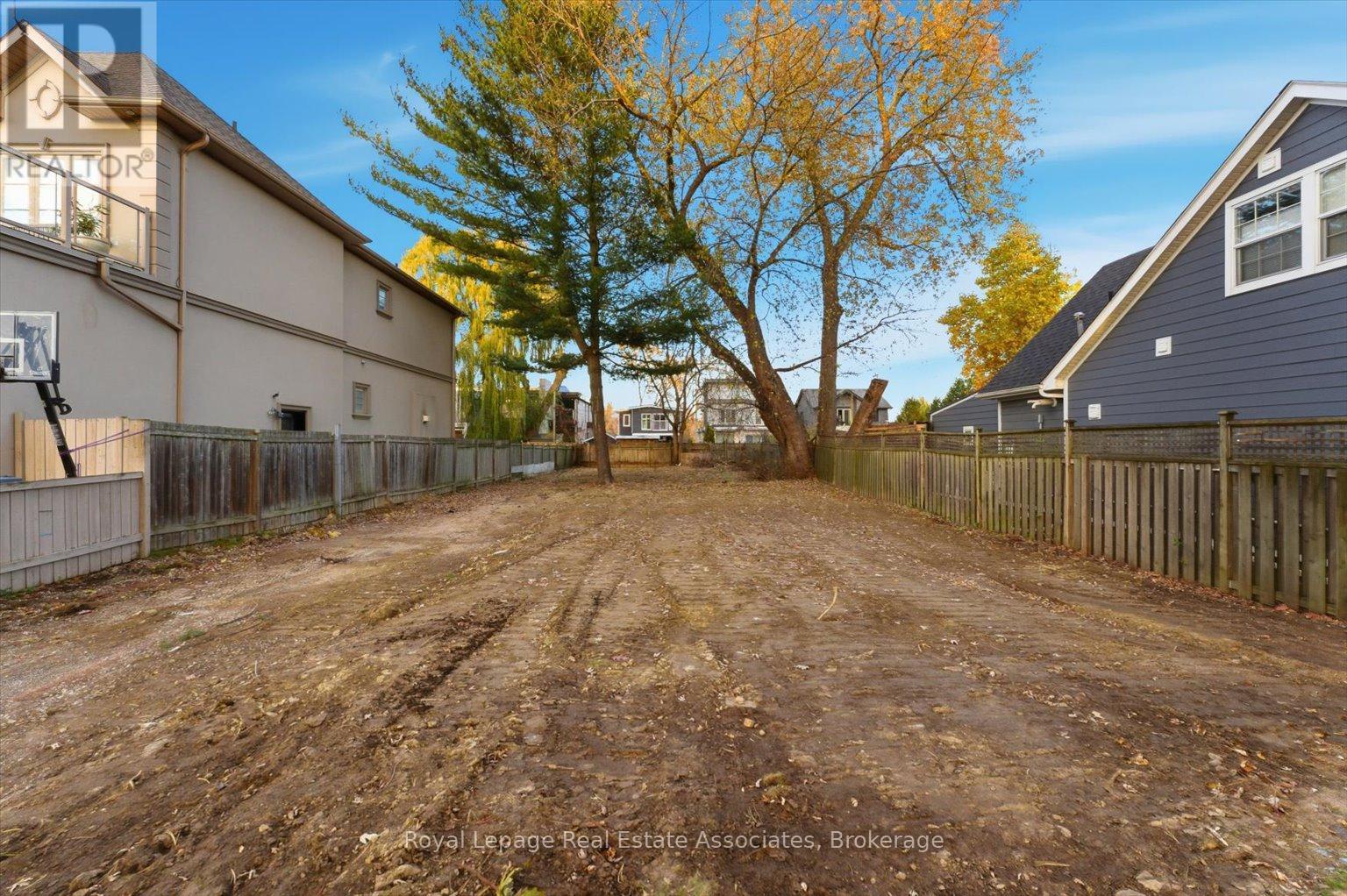 859 Aviation Road, Mississauga, Ontario  L5G 4H5 - Photo 3 - W12558632