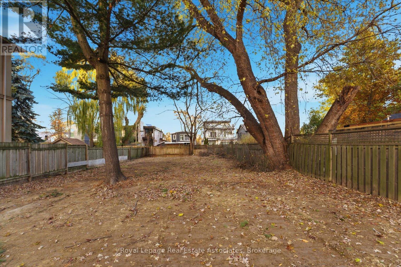 859 Aviation Road, Mississauga, Ontario  L5G 4H5 - Photo 5 - W12558632