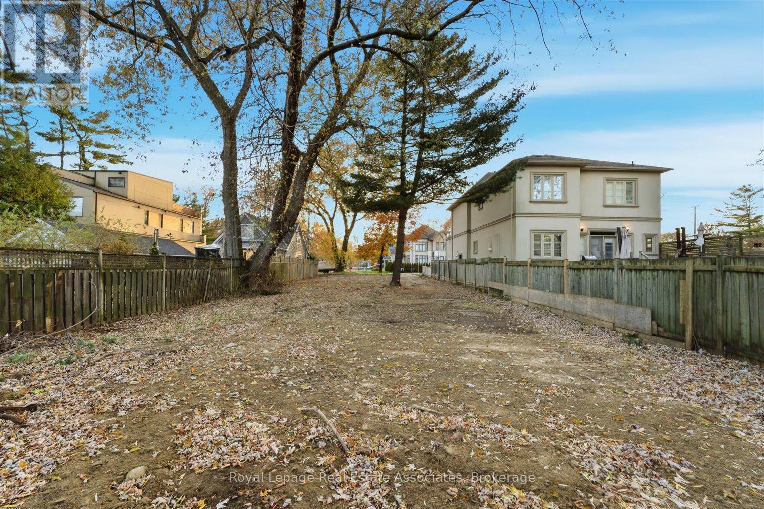 859 Aviation Road, Mississauga, Ontario  L5G 4H5 - Photo 7 - W12558632