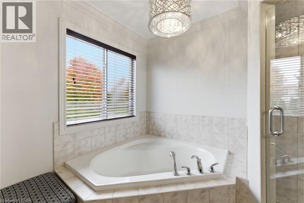 198 Springvalley Crescent, Hamilton, Ontario  L9C 0B4 - Photo 23 - 40789298