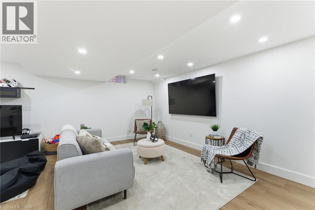 198 Springvalley Crescent, Hamilton, Ontario  L9C 0B4 - Photo 28 - 40789298