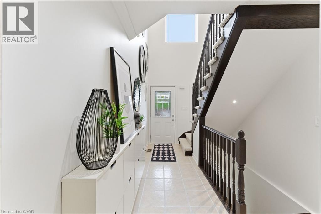 198 Springvalley Crescent, Hamilton, Ontario  L9C 0B4 - Photo 4 - 40789298