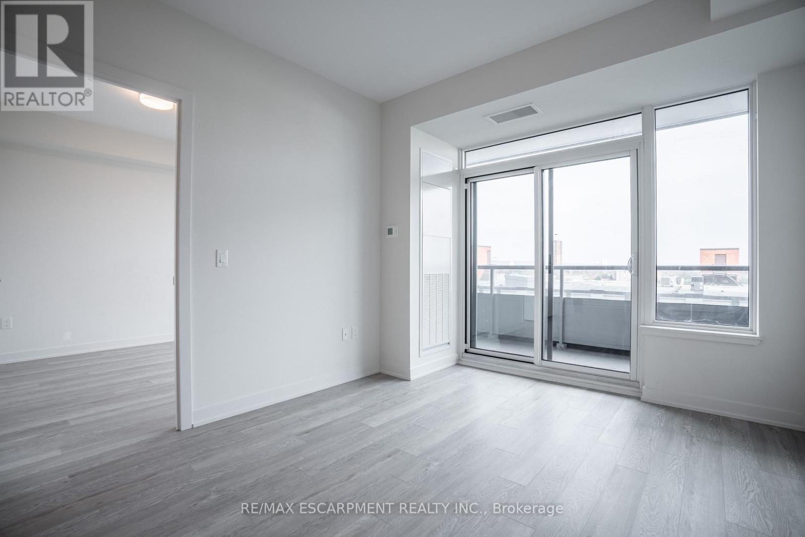 722 - 212 King William Street, Hamilton, Ontario  L9B 1K8 - Photo 5 - X12558544