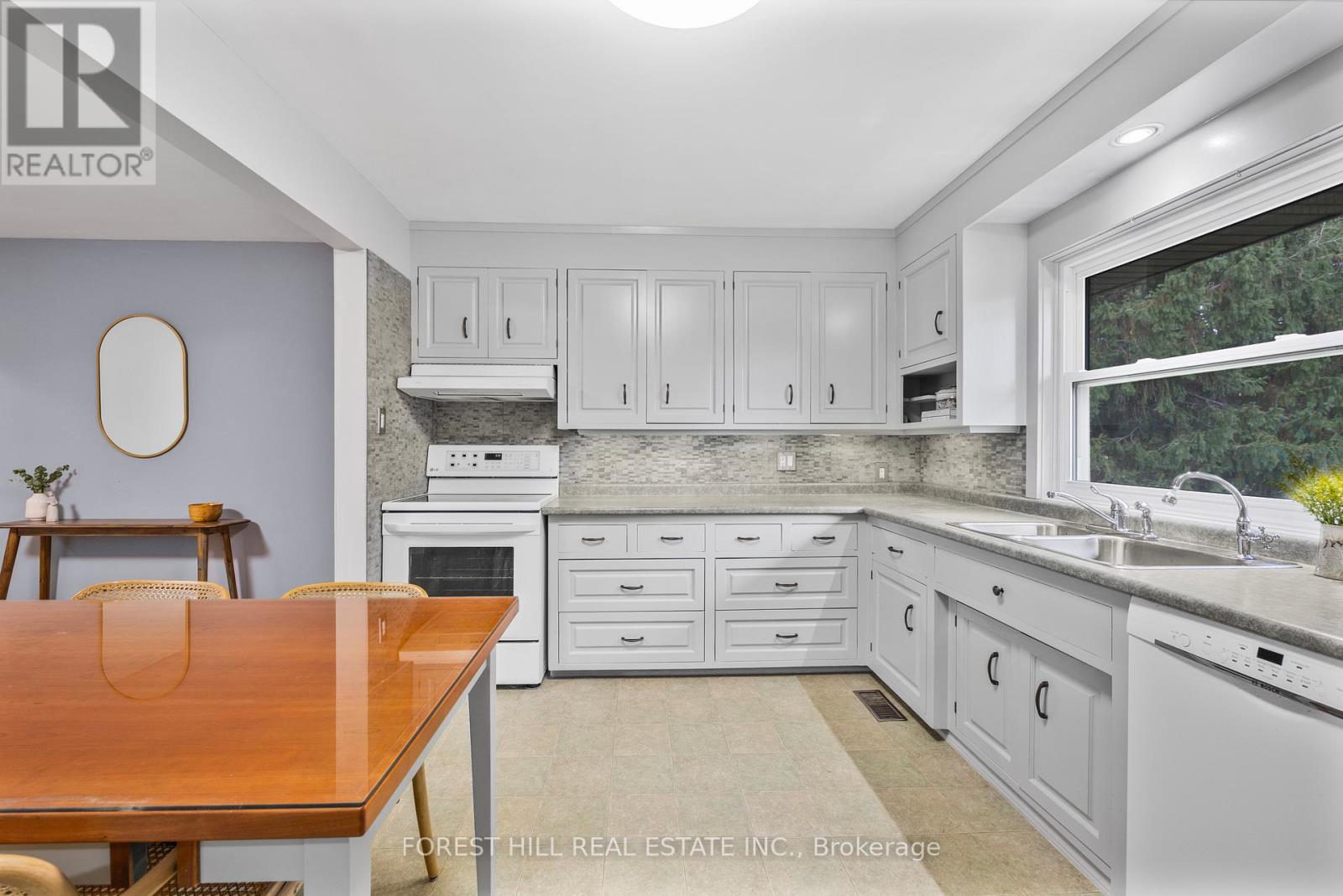 21 Cyprus Drive, Kitchener, Ontario  N2M 4R4 - Photo 13 - X12558596