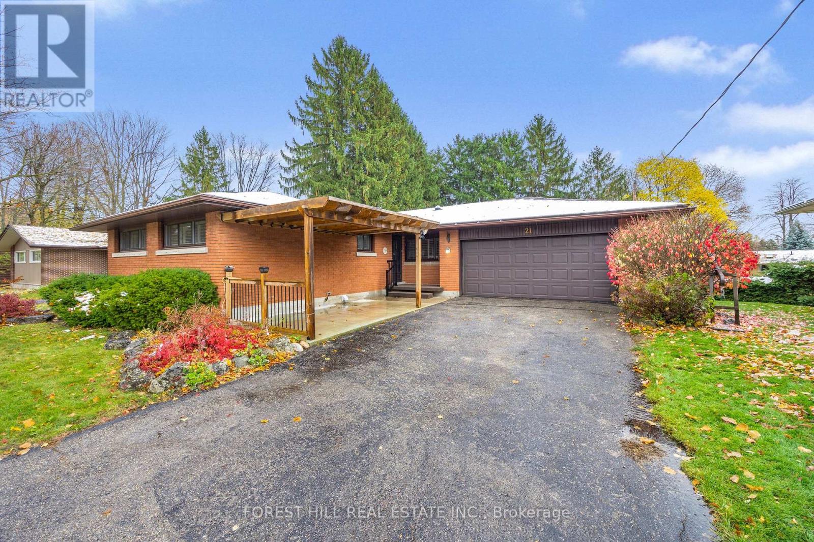 21 Cyprus Drive, Kitchener, Ontario  N2M 4R4 - Photo 2 - X12558596