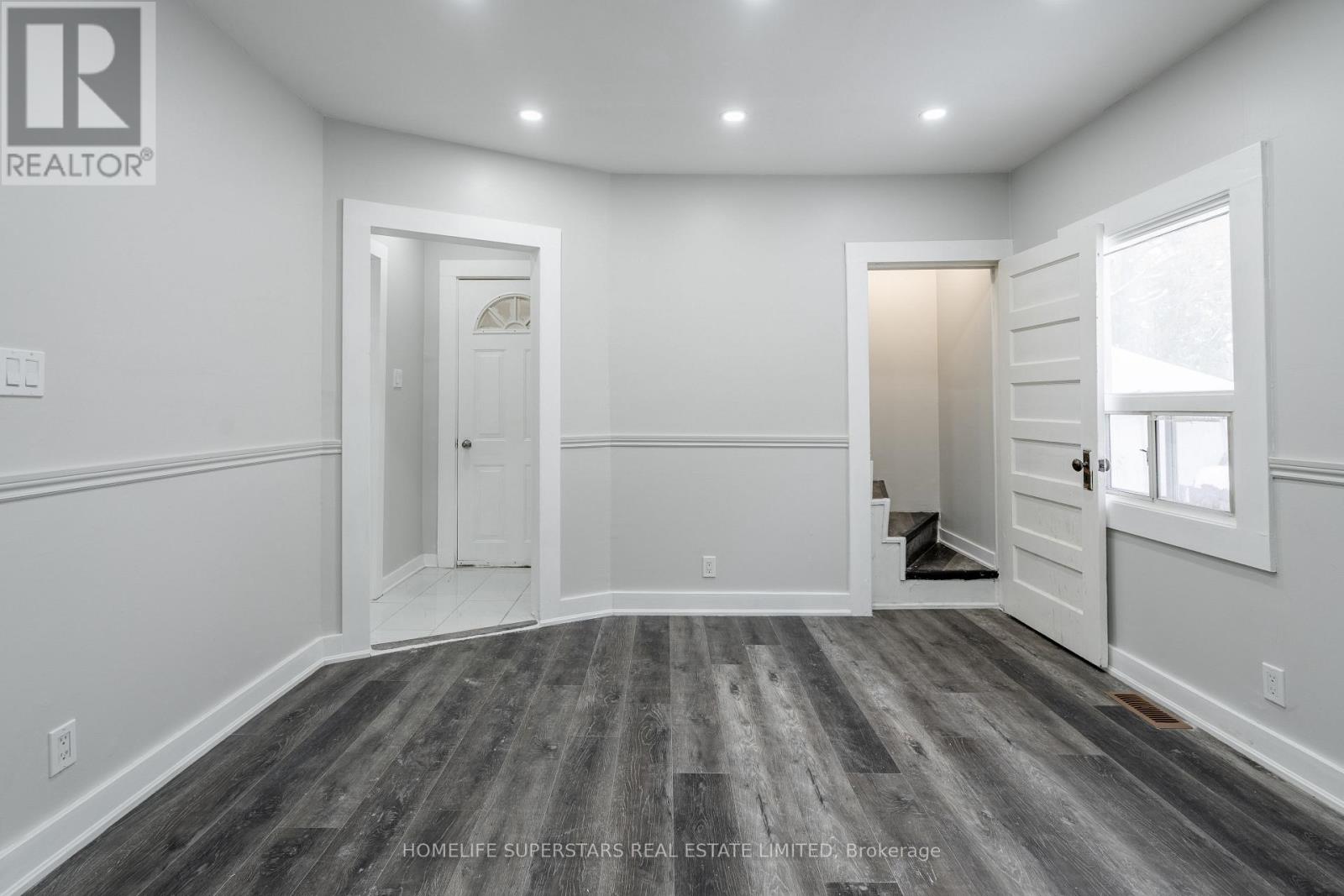 4550 Homewood Avenue, Niagara Falls, Ontario  L2E 4X8 - Photo 11 - X12558604