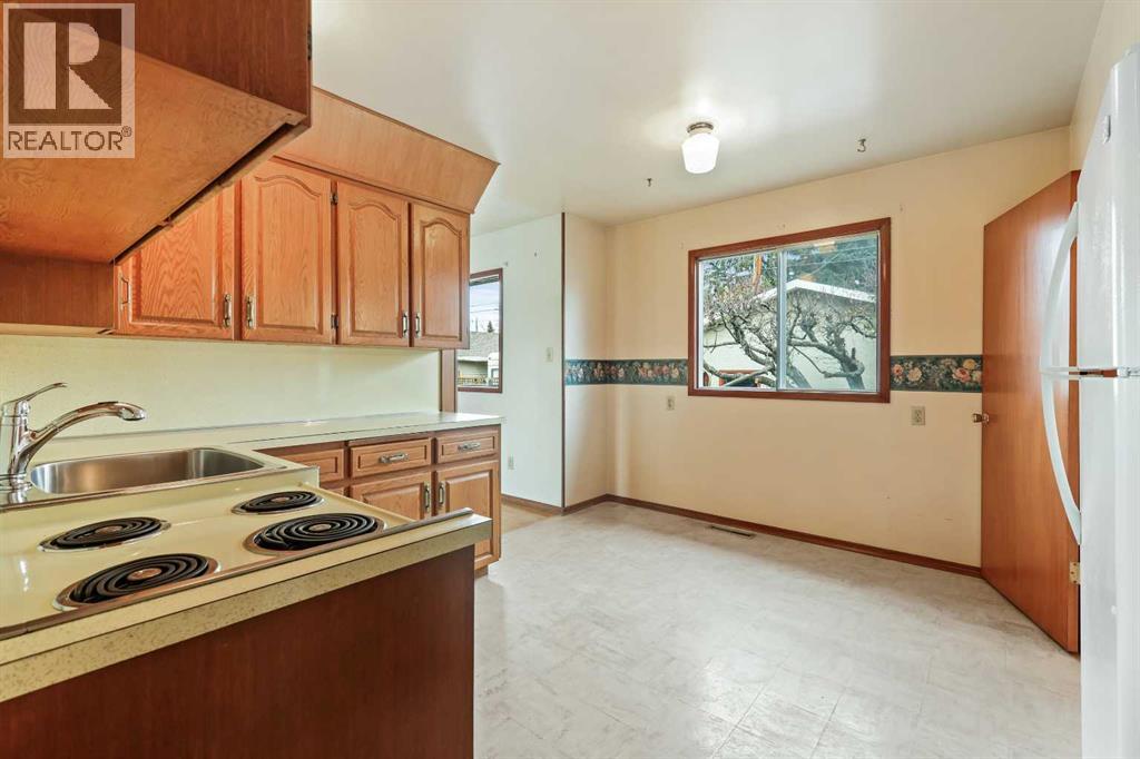 3504 Button Road Nw, Calgary, Alberta  T2L 1N1 - Photo 6 - A2269369