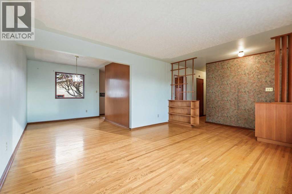 3504 Button Road Nw, Calgary, Alberta  T2L 1N1 - Photo 3 - A2269369