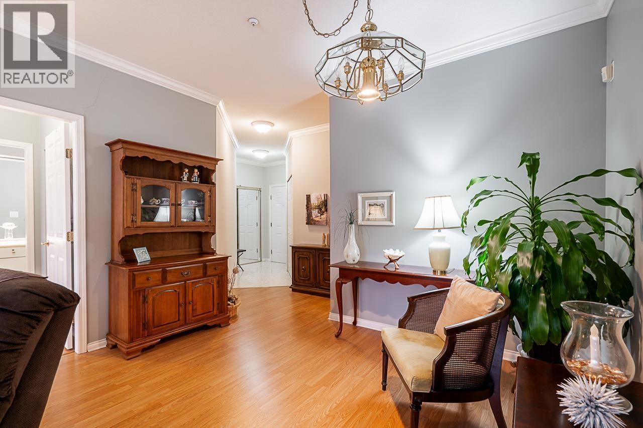 202 3098 Guildford Way, Coquitlam, British Columbia  V3B 7W8 - Photo 6 - R3068153