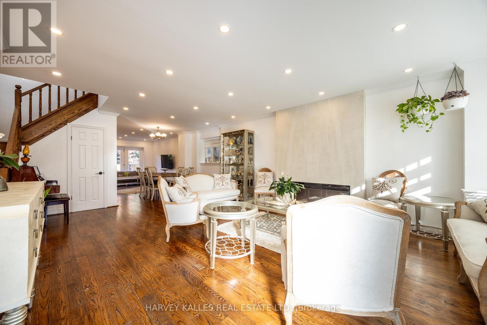 204 Brooke Avenue, Toronto, Ontario  M5M 2K6 - Photo 2 - C12558650