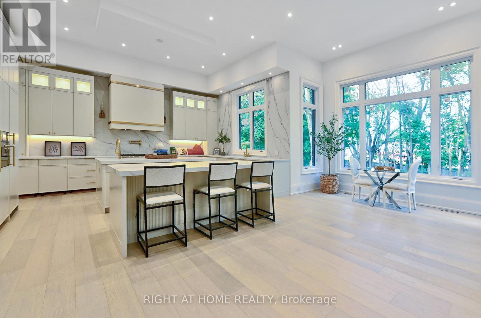 27 Hurlingham Crescent, Toronto, Ontario  M3B 2P9 - Photo 9 - C12558674