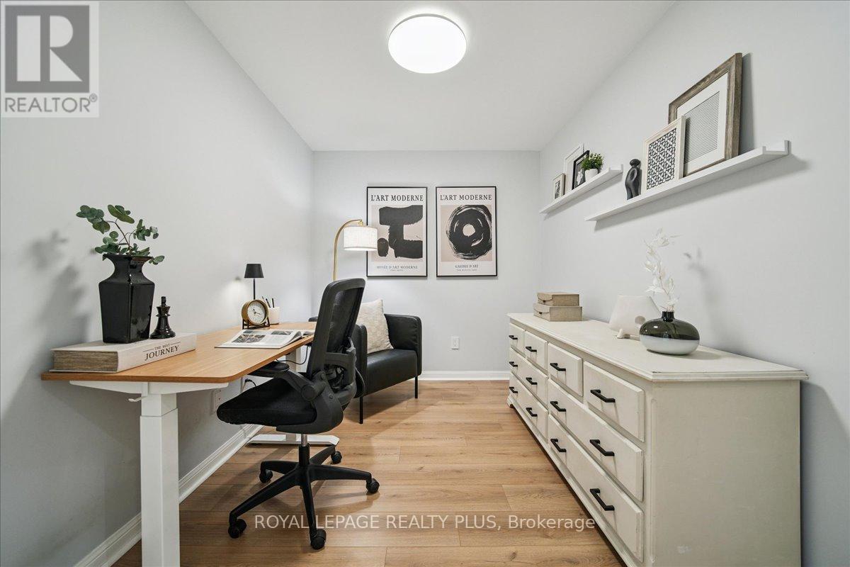 202 - 15 Stafford Street, Toronto, Ontario  M5V 3X6 - Photo 10 - C12558678