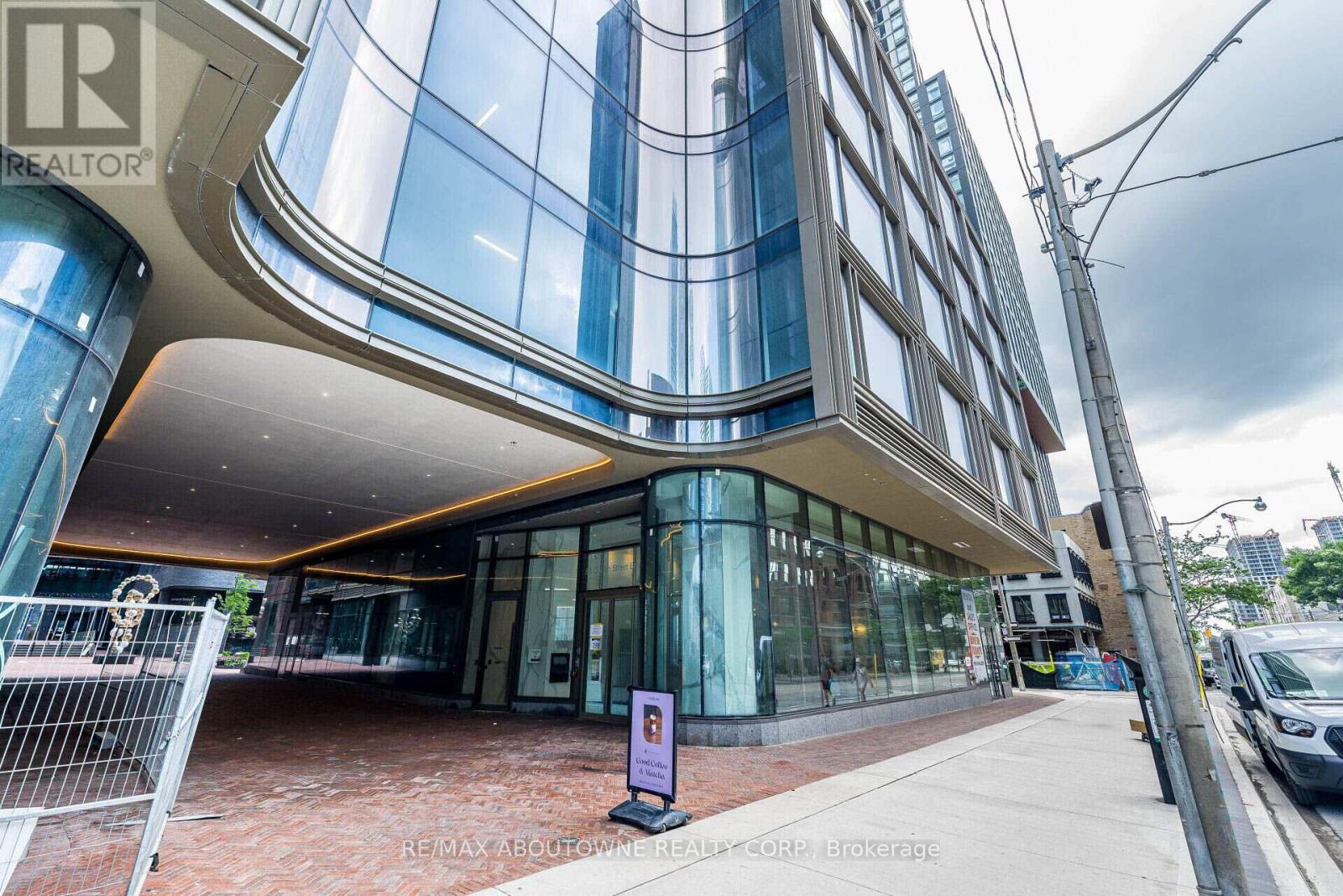 5308 - 88 Queen Street E, Toronto, Ontario  M5C 0B6 - Photo 3 - C12558720