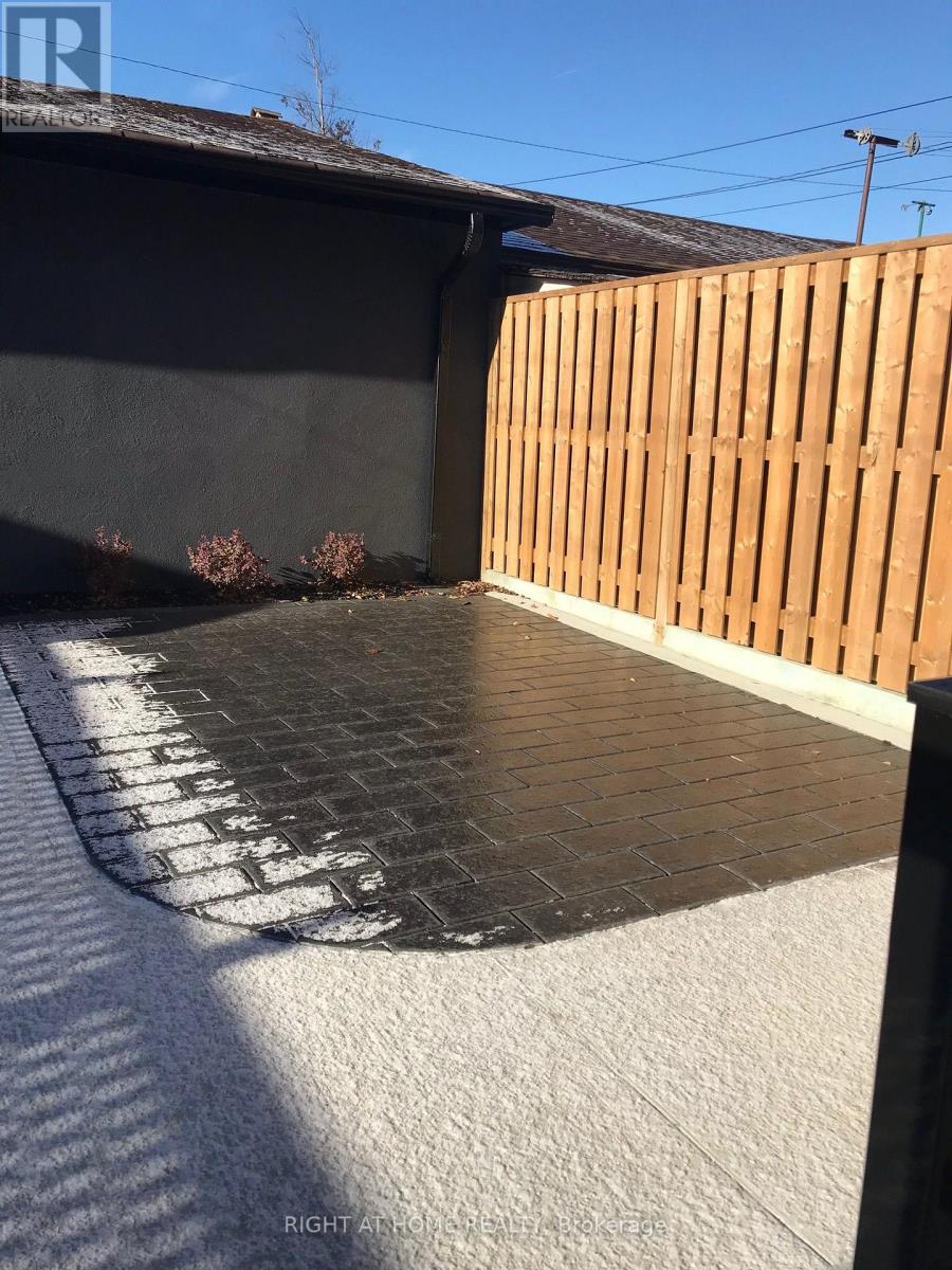 Lower - 158 Lisgar Street, Toronto, Ontario  M6J 3G3 - Photo 2 - C12558762