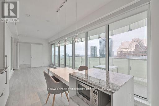 2709 - 197 Yonge Street, Toronto, Ontario  M5B 0C1 - Photo 25 - C12558894
