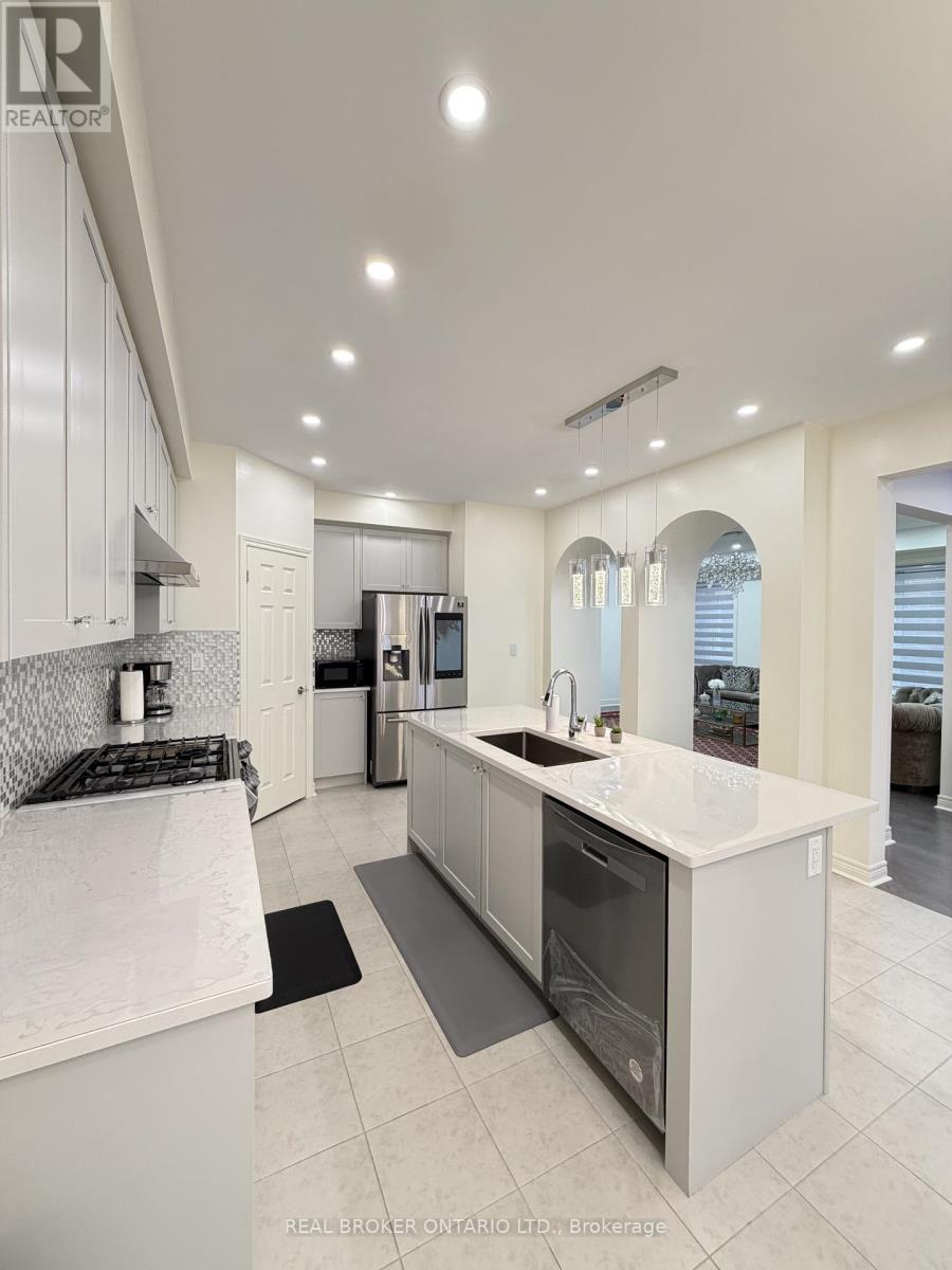 1207 Drinkle Crescent, Oshawa, Ontario  L1K 3G8 - Photo 14 - E12558752