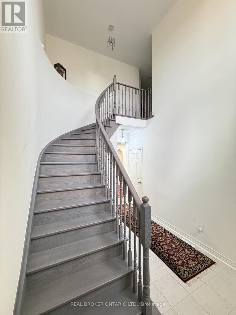 1207 Drinkle Crescent, Oshawa, Ontario  L1K 3G8 - Photo 16 - E12558752