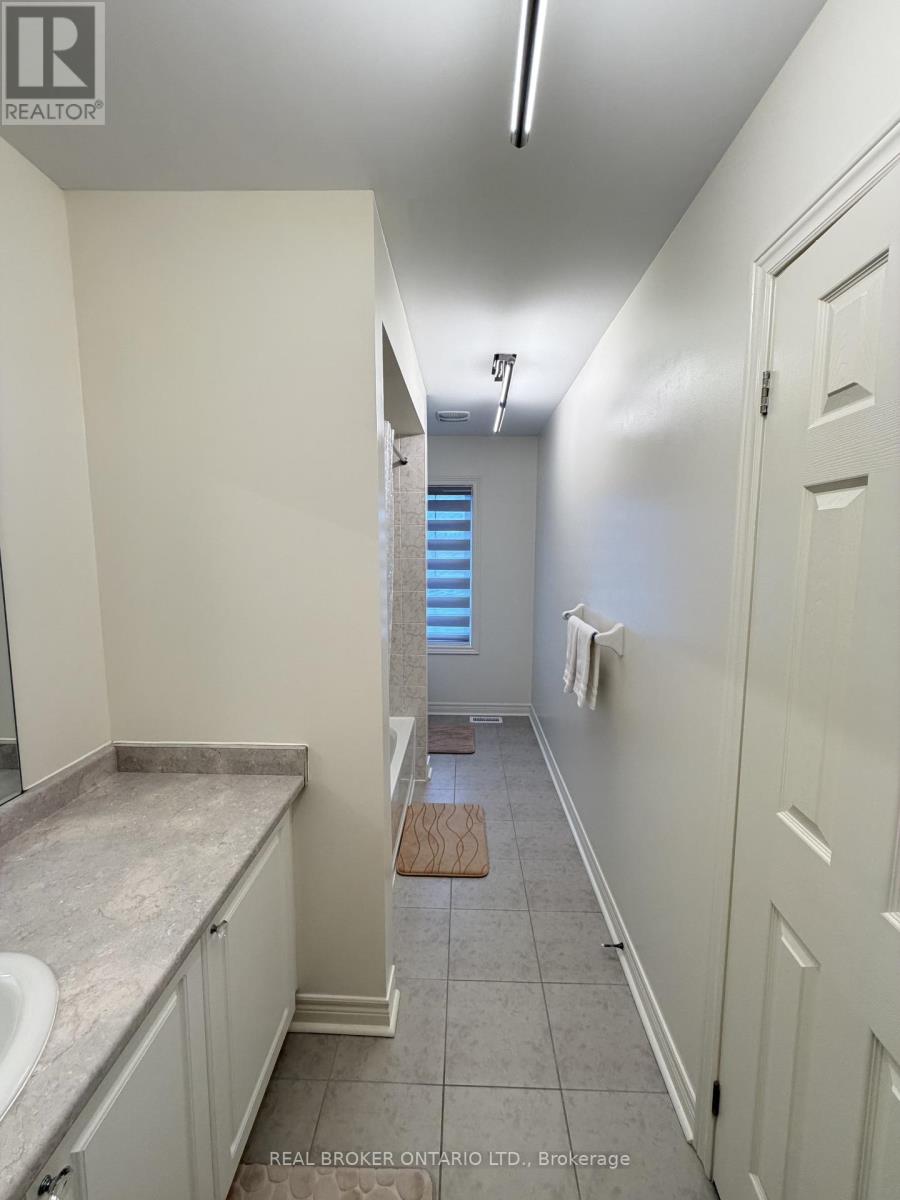 1207 Drinkle Crescent, Oshawa, Ontario  L1K 3G8 - Photo 21 - E12558752