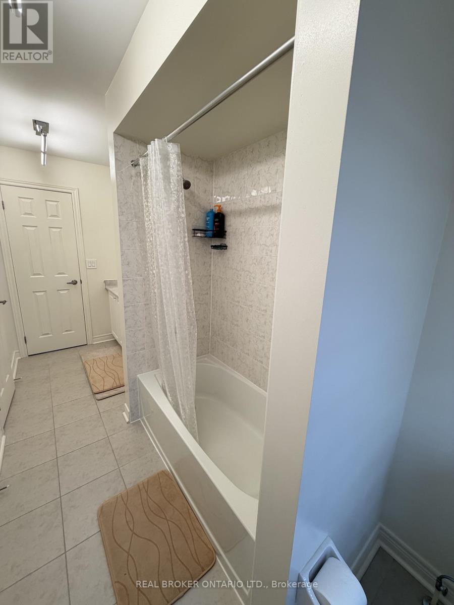 1207 Drinkle Crescent, Oshawa, Ontario  L1K 3G8 - Photo 22 - E12558752