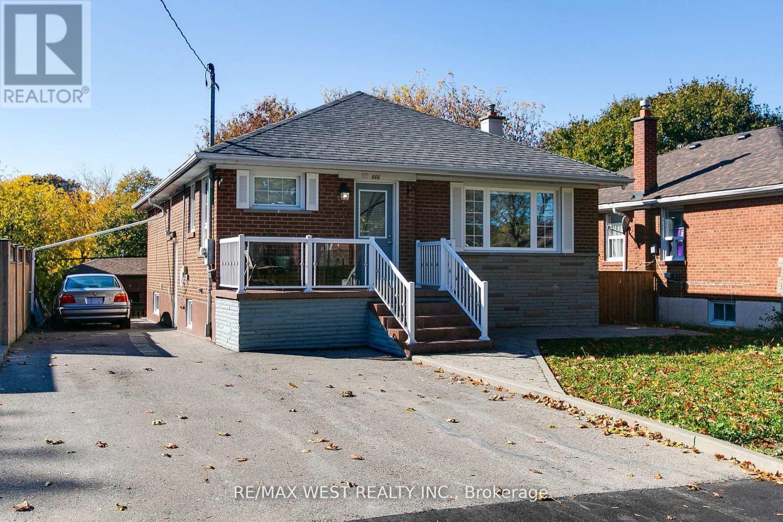 866 SCARBOROUGH GOLF CLB ROAD, Toronto, Ontario
