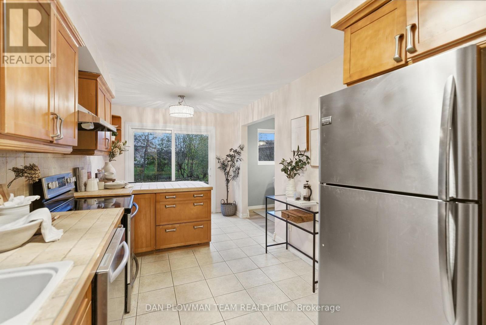 366 Rosedale Drive, Whitby, Ontario  L1N 1Z4 - Photo 14 - E12558792