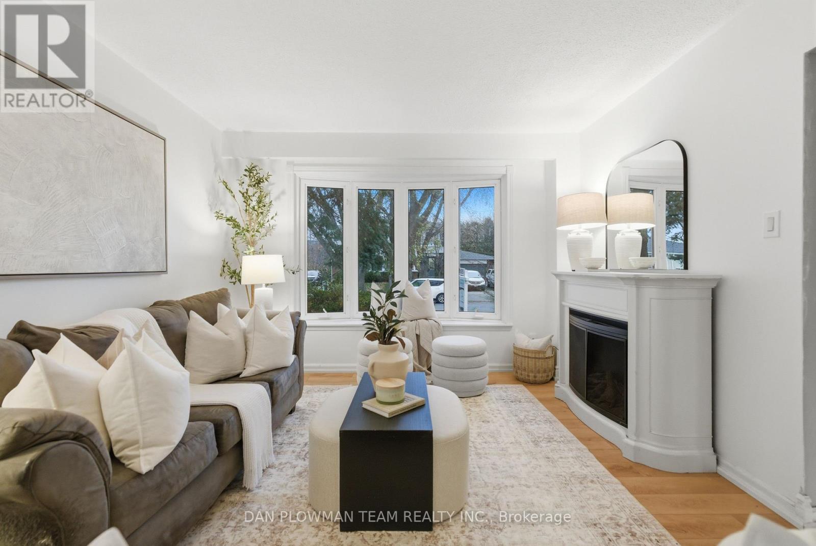 366 Rosedale Drive, Whitby, Ontario  L1N 1Z4 - Photo 8 - E12558792