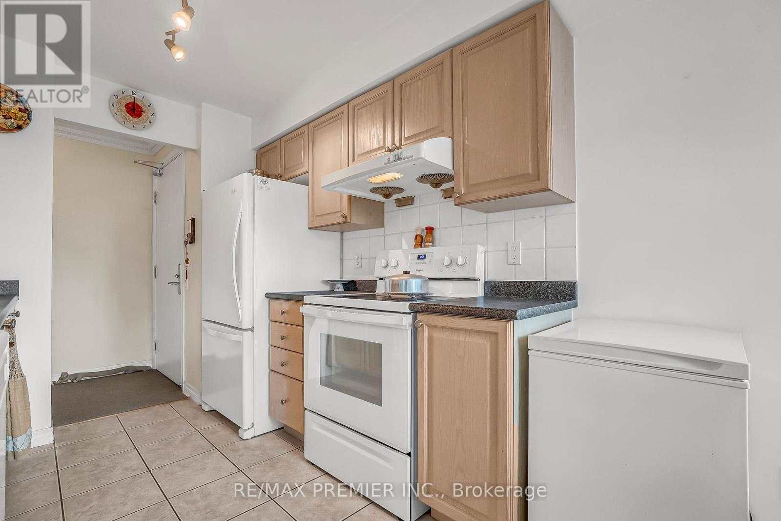 2103 - 61 Town Centre Court, Toronto, Ontario  M1P 5C5 - Photo 17 - E12558838