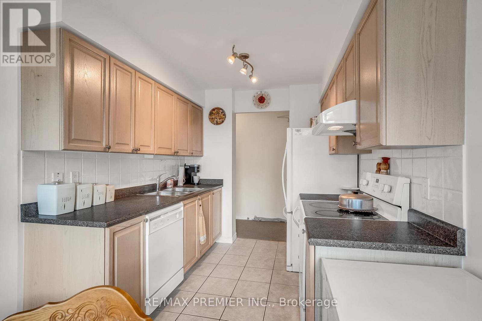 2103 - 61 Town Centre Court, Toronto, Ontario  M1P 5C5 - Photo 18 - E12558838