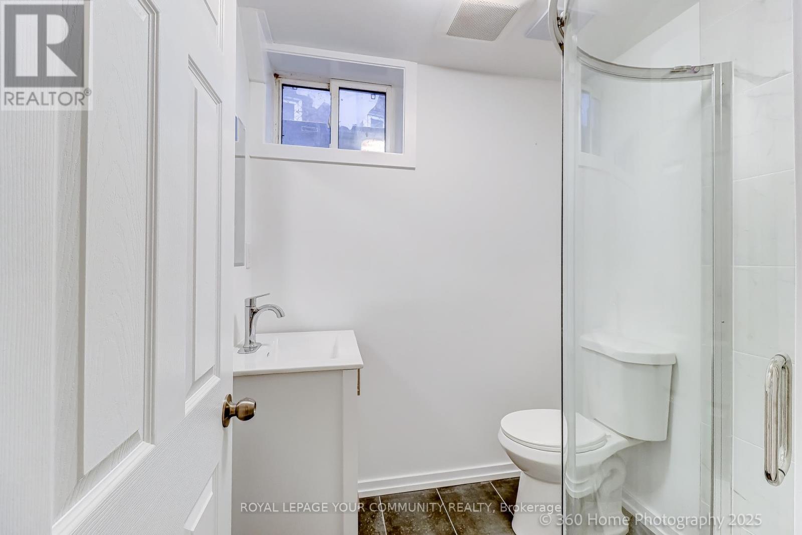 10 Fontainbleau Drive, Toronto, Ontario  M2M 1N9 - Photo 9 - C12557882