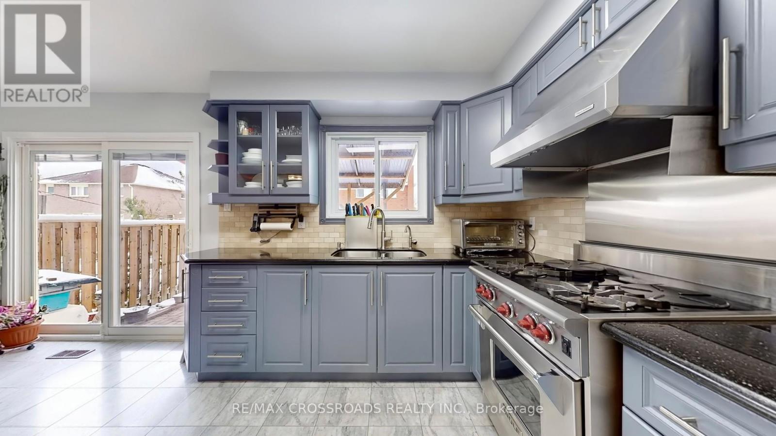 25 Rowe Court, Markham, Ontario L3S 2J6 - Photo 14 - N12558800