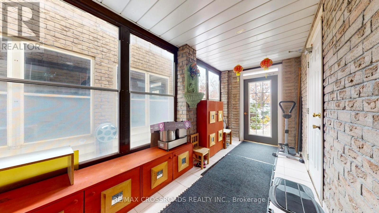 25 Rowe Court, Markham, Ontario L3S 2J6 - Photo 4 - N12558800