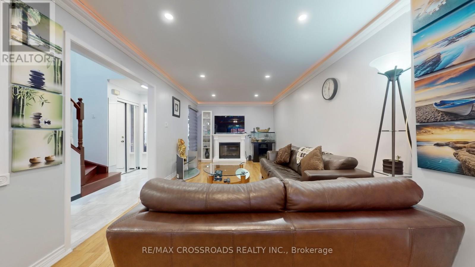 25 Rowe Court, Markham, Ontario L3S 2J6 - Photo 9 - N12558800