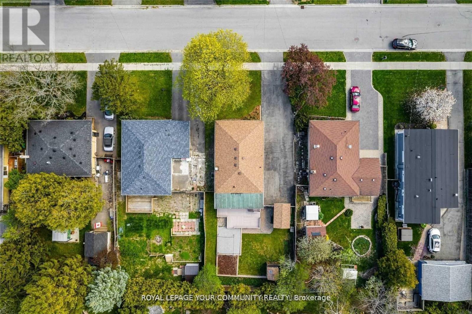 60 Child Drive N, Aurora, Ontario  L4G 1Y7 - Photo 5 - N12558824