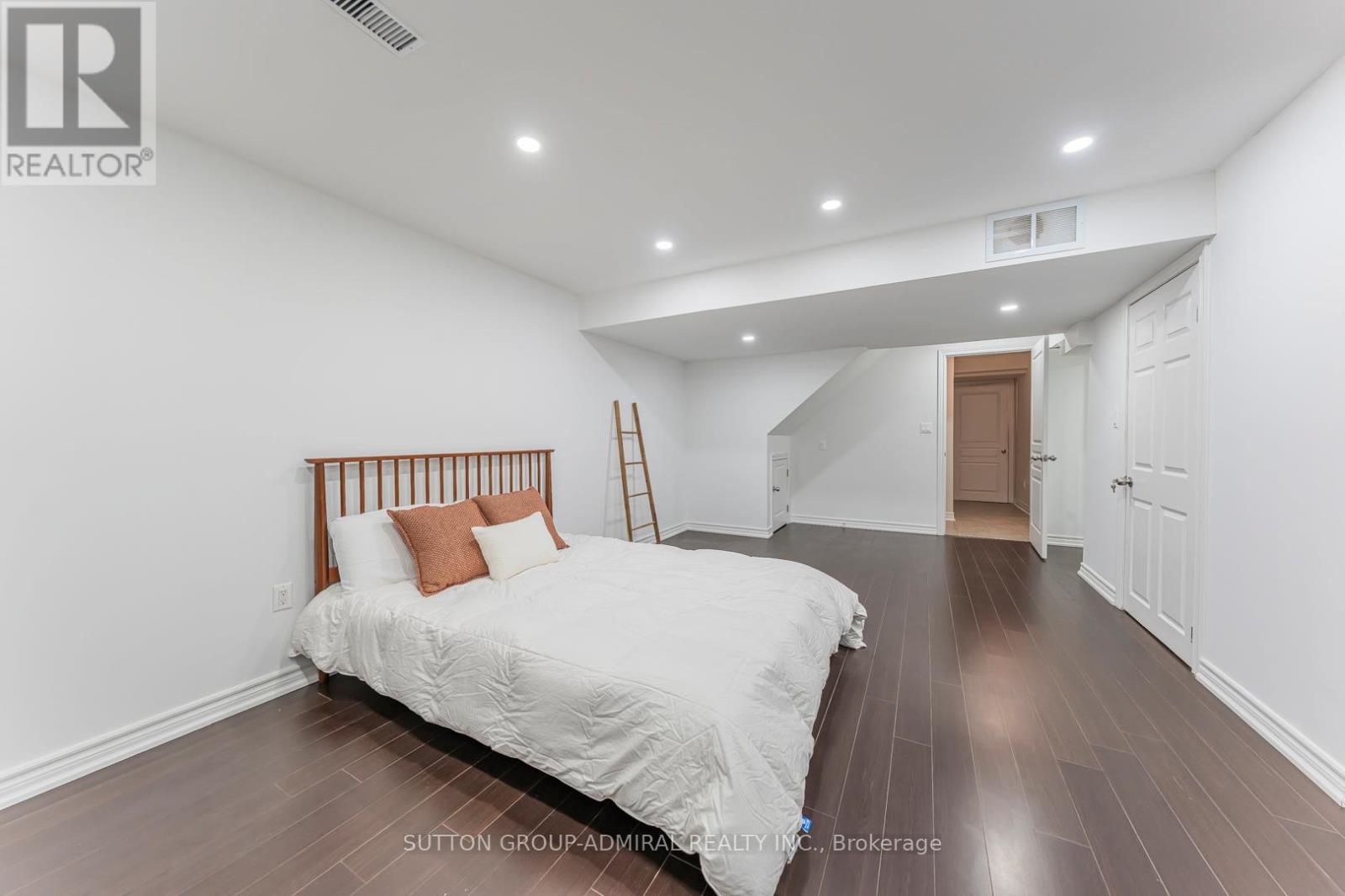 28 Manila Avenue, Markham, Ontario  L6C 0W1 - Photo 26 - N12558868