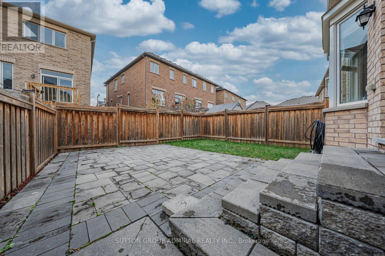 28 Manila Avenue, Markham, Ontario  L6C 0W1 - Photo 28 - N12558868